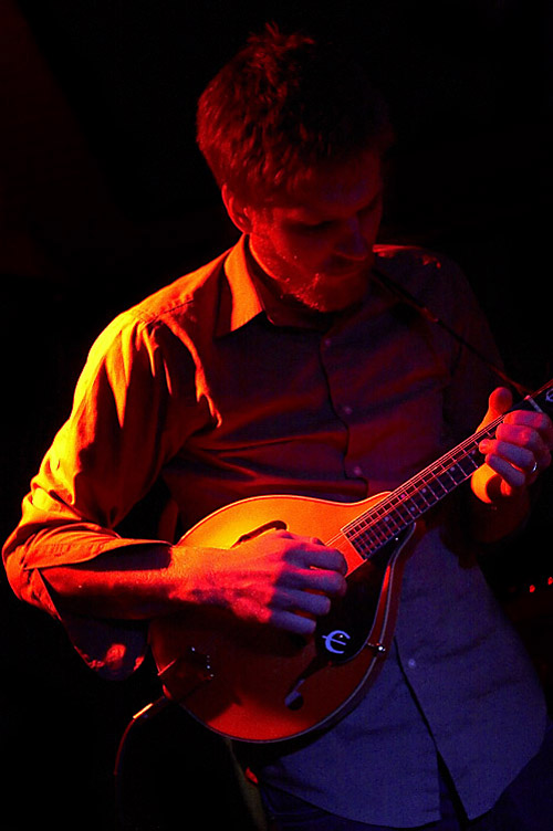 Mandolinenspieler der Band Okkervil River